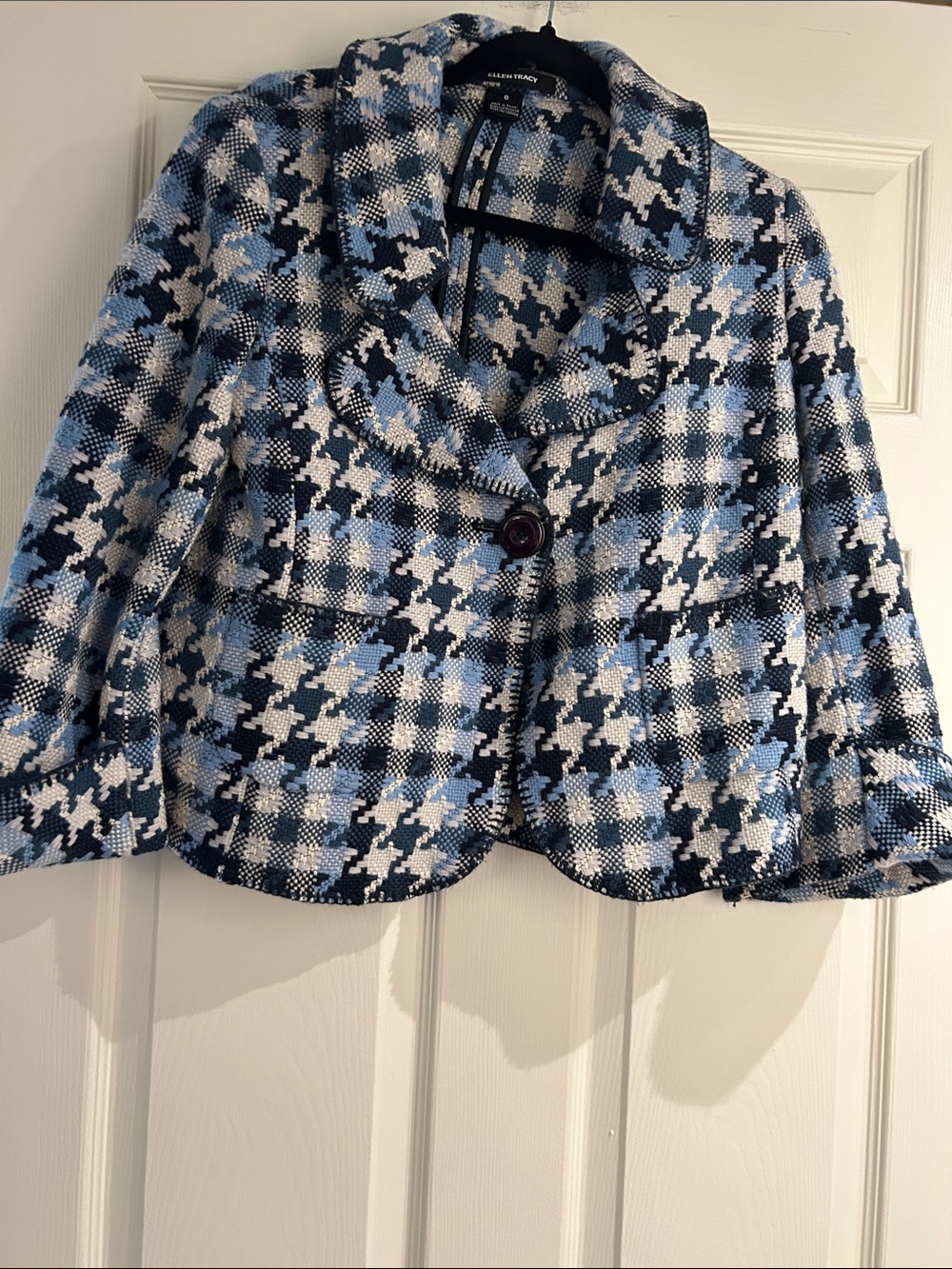 Ellen Tracy Navy, Light Blue & White Houndstooth Cropped Blazer